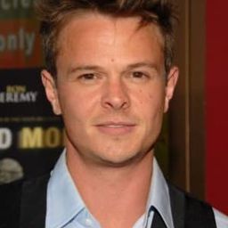 約翰·愛德華·李 飾演 Rock