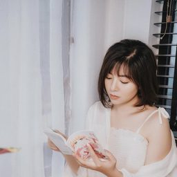 Lê Trang 飾演 Cô Y Tá