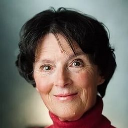 Susan Jameson 飾演 Polly