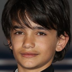 艾華菲亞 - 孤海沙堡演員 飾演Adam