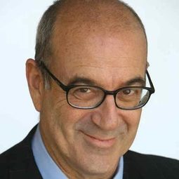 麥可·索瑞奇 飾演 Dracula (voice)