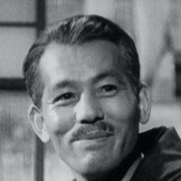 笠 智衆 - 荒城の月演員 飾演Conductor