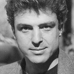 Carlos Alberto Riccelli 飾演 Vital