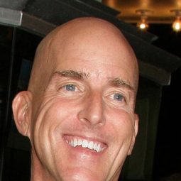 朗·奧利佛 - 聖誕老人亂亂愛編劇