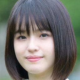 豐嶋花 飾演 Karin