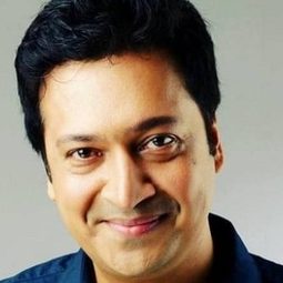 Sachin Parikh 飾演 Anuj