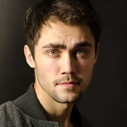 Max Montesi - 愛情小館演員 飾演Young Roberto