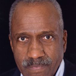 威利·C·卡本特 - 驚弓之島演員 飾演Chief Rogers