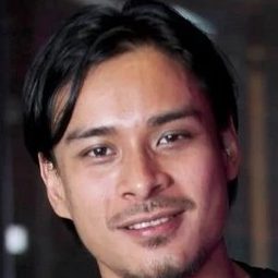 甘比·賽夫拉 - Upin & Ipin: Jeng Jeng Jeng!演員 飾演Zaman