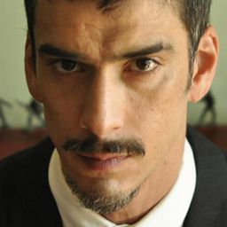 Vicente Almuna - Kill Pinochet演員 飾演Manchado