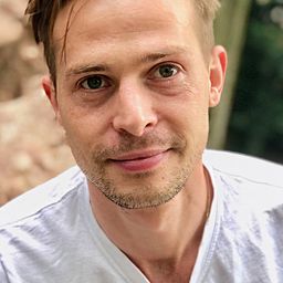 Benjamin Ramon 飾演 Jan