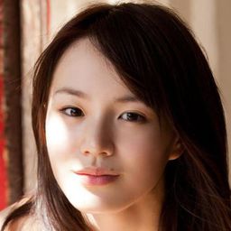 藤原令子 飾演 Kaoru Mayuzumi
