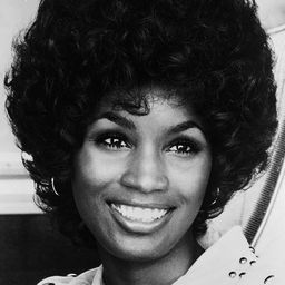 Teresa Graves 飾演 Countess Vampira