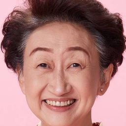 Suporn Sangkaphibal 飾演 Mei Li's Mother