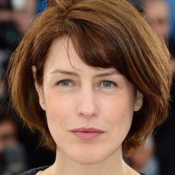 吉娜·麥基 飾演 Countess Henrietta Harding