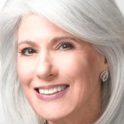 Jamie De Roy - 妙聽聞演員 飾演Female Doctor