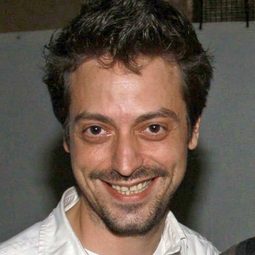 賽巴斯汀·納普 飾演 Oscar Kaminsky
