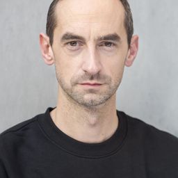 Jamie Bradley 飾演 Faith Healer