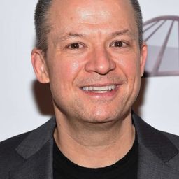 Jim Norton 飾演 Self