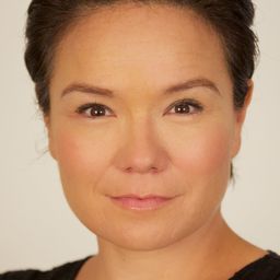 Jennifer Podemski - 口舌演員 飾演Mrs. Cappo