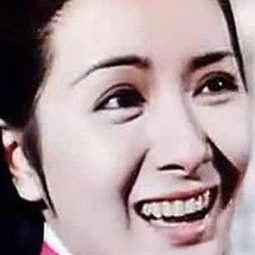 汪玲玲 飾演 