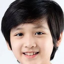 Nantapat Apiwat - Manaman演員 飾演Young Mana