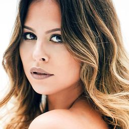 安德烈·夸特洛奇 飾演 Betty