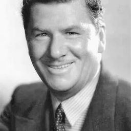 George Bancroft 飾演 MacWade