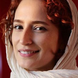 Negar Javaherian 飾演 