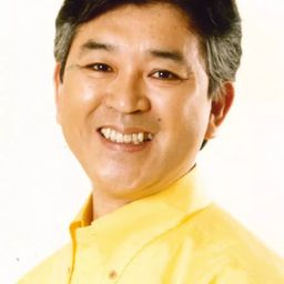 小室 正幸 飾演 