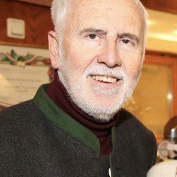 Jesús López-Cobos - Thaïs演員 飾演Self - Conductor