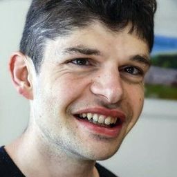 Théophile Leroy 飾演 Baptiste