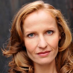 安娜·古托 飾演 Nidar Bergene