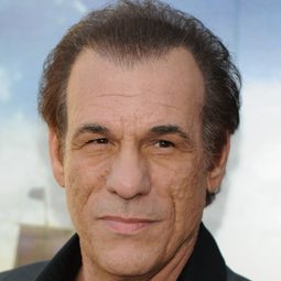 勞勃·戴維 - My Husband's Secret Brother演員 飾演Jerry