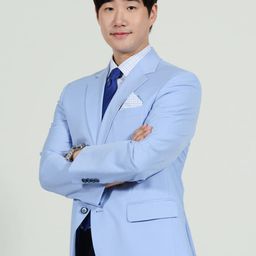 Bae Seong-jae 飾演 Caster