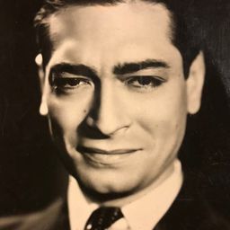 Carlos Casaravilla 飾演 Conde de Brandeso