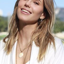 Lívia de Bueno - 未來之人演員 飾演Mulher Bonita Daise