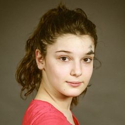 Lisa Ruth Andreozzi 飾演 Silvia