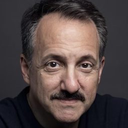 Bart Tangredi 飾演 Young Vitti, Sr.