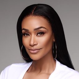 Tami Roman 飾演 Judge Bankhead