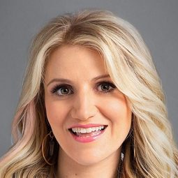 安娜蕾·艾胥佛 飾演 Girl Troll (voice)