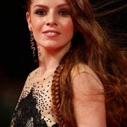 Camilla Diana 飾演 Celia