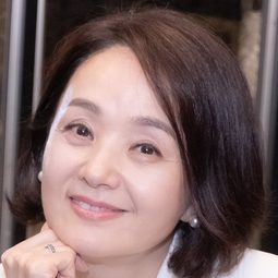 裴宗玉 - 哥哥我愛你演員 飾演Mum