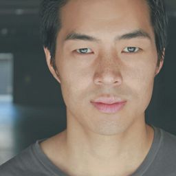 Jonny Siew 飾演 Ao Bing (voice)