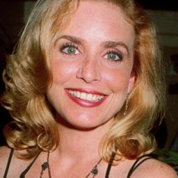 Dana Plato 飾演 Dana Fields