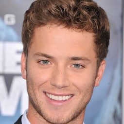 傑瑞米·桑普頓 - 林中野獸演員 飾演Matt