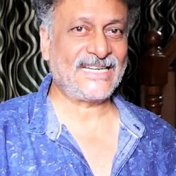 Surya Bhagawan Das 飾演 