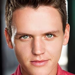 Grant Jordan 飾演 Trevor