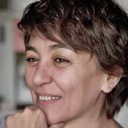 Adina Cristescu - 少年詩人的心疤演員 飾演Nurse