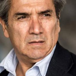 Antonio Tallura 飾演 Medico